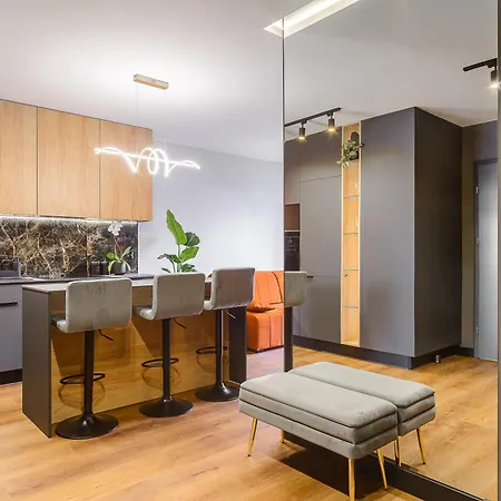 Lumina Premium With Parking Apartament