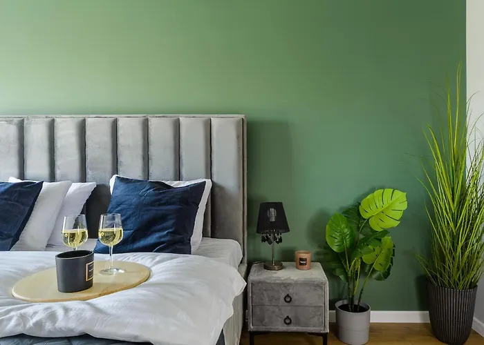 Lumina Premium With Parking Apartment